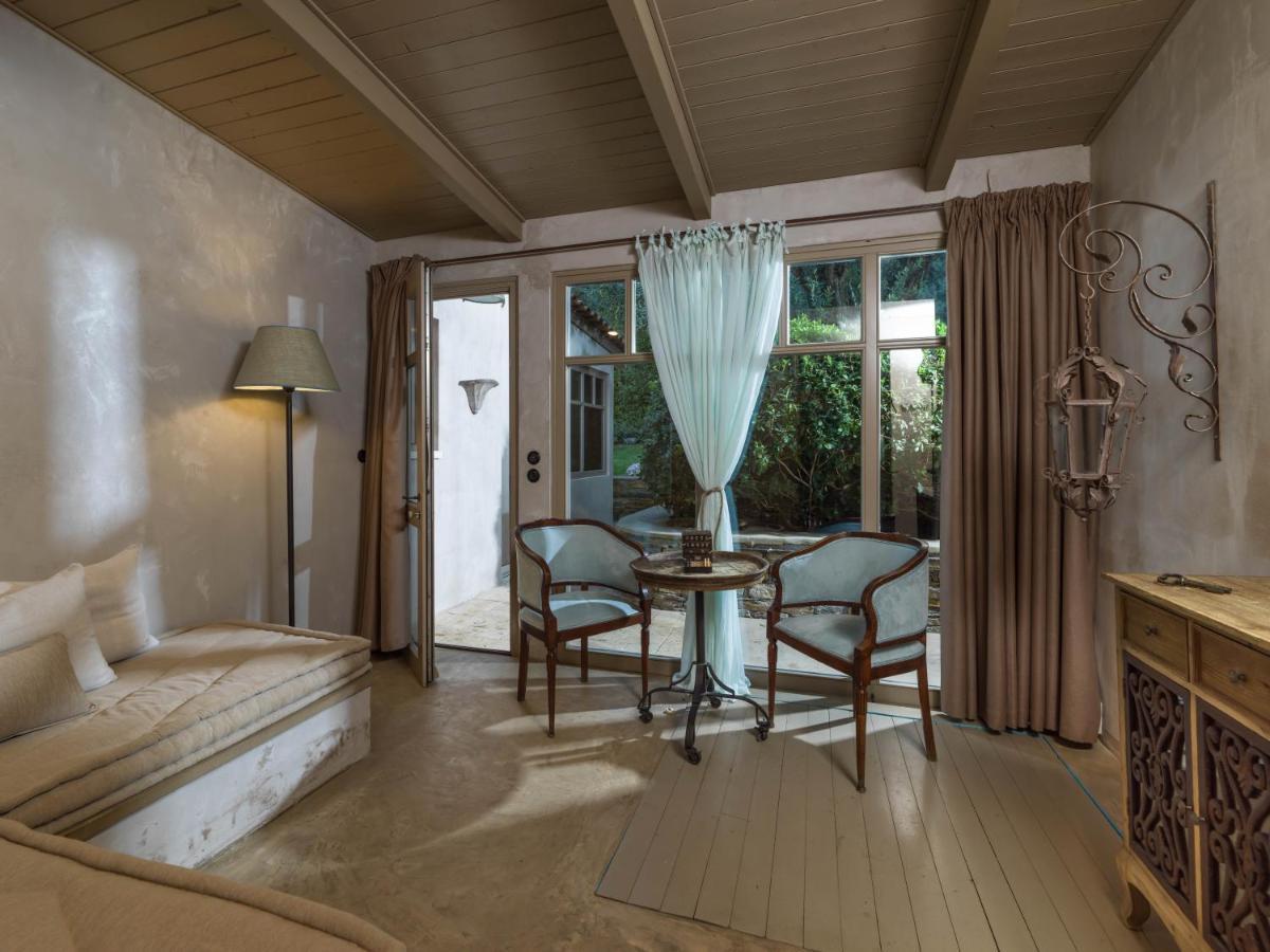 Six Keys Hotel Afissos Eksteriør billede
