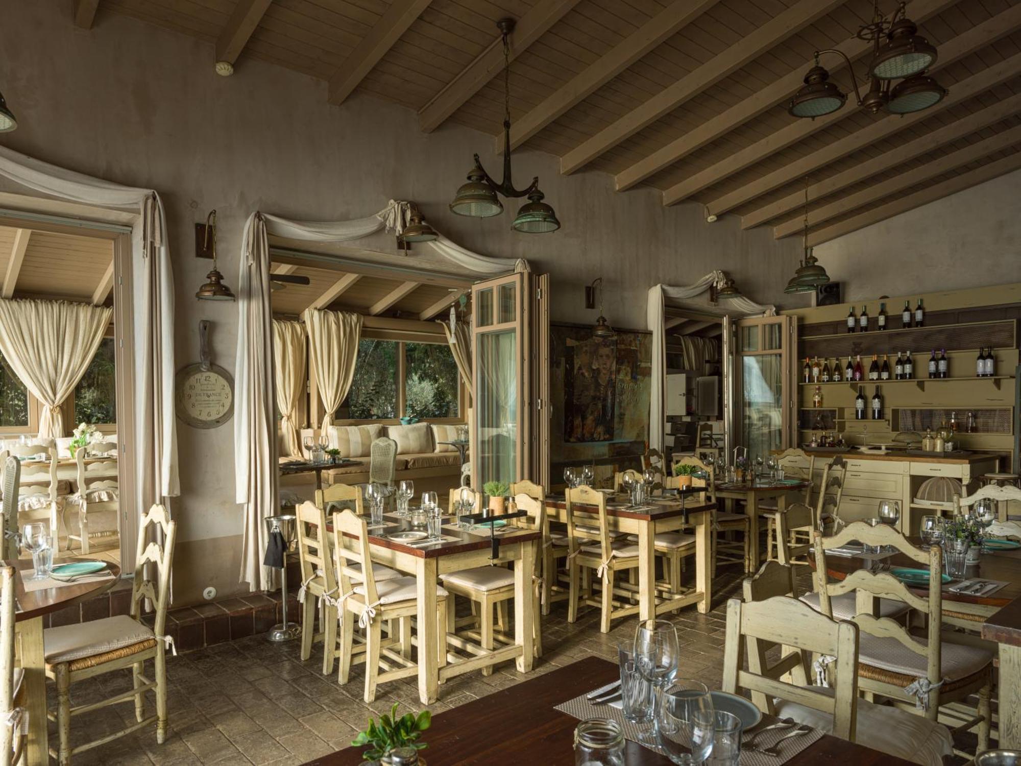 Six Keys Hotel Afissos Eksteriør billede
