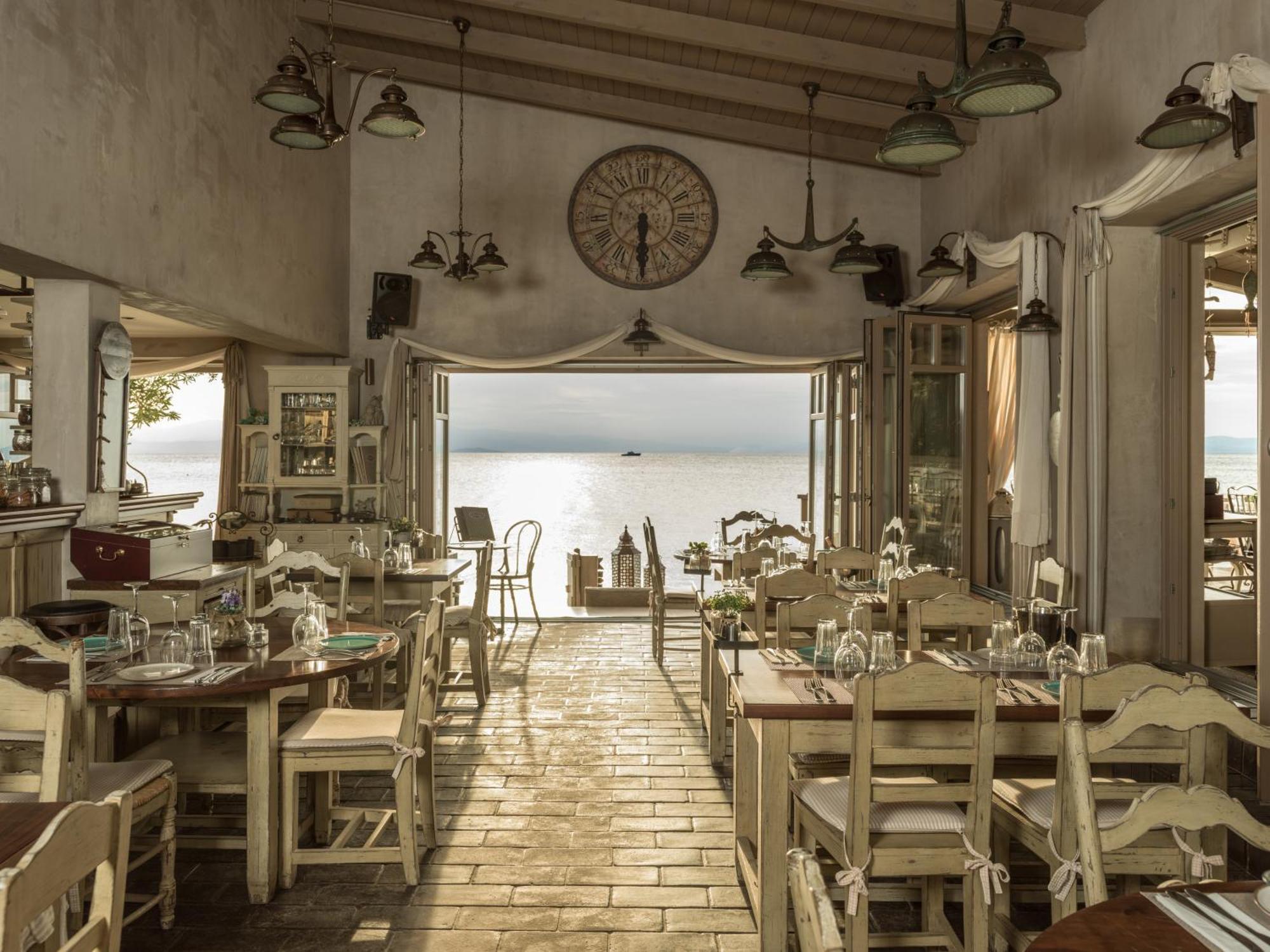 Six Keys Hotel Afissos Eksteriør billede